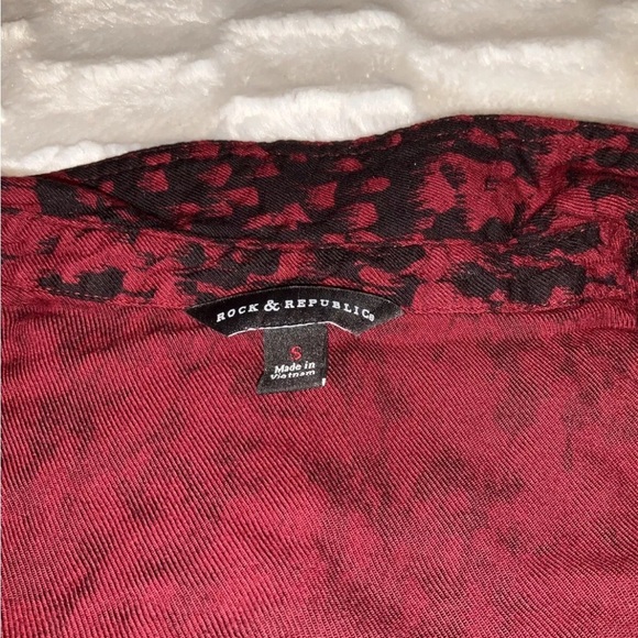 Rock & Republic‎ Women’s Red/Black Pullover Top Size Small - Picture 3 of 10